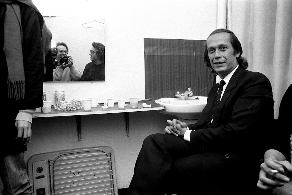 Foto: Paco de Lucia in der Garderobe. Copyright: Paco Manzano